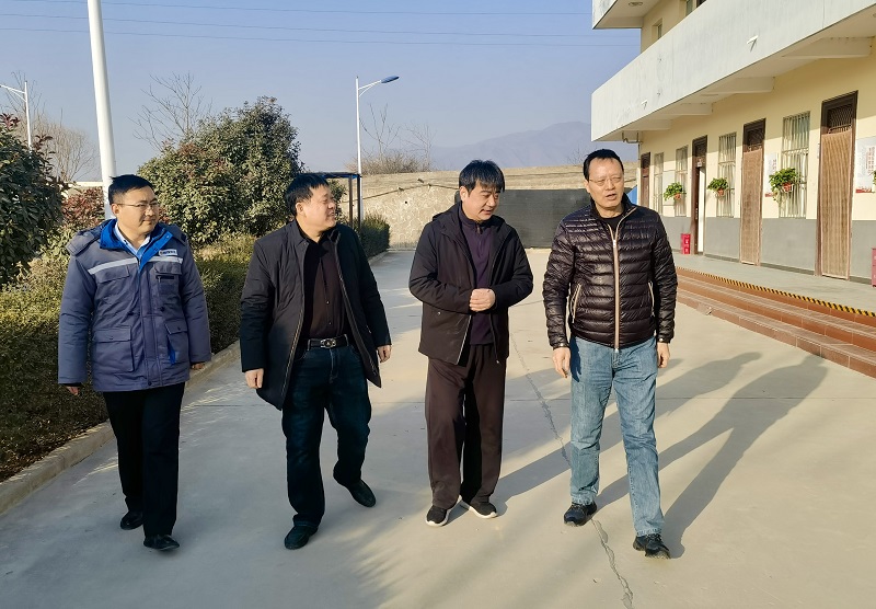 希望 ——陜西建材科技公司黨委書記、董事長(zhǎng)張超暉下基層送祝福話發(fā)展